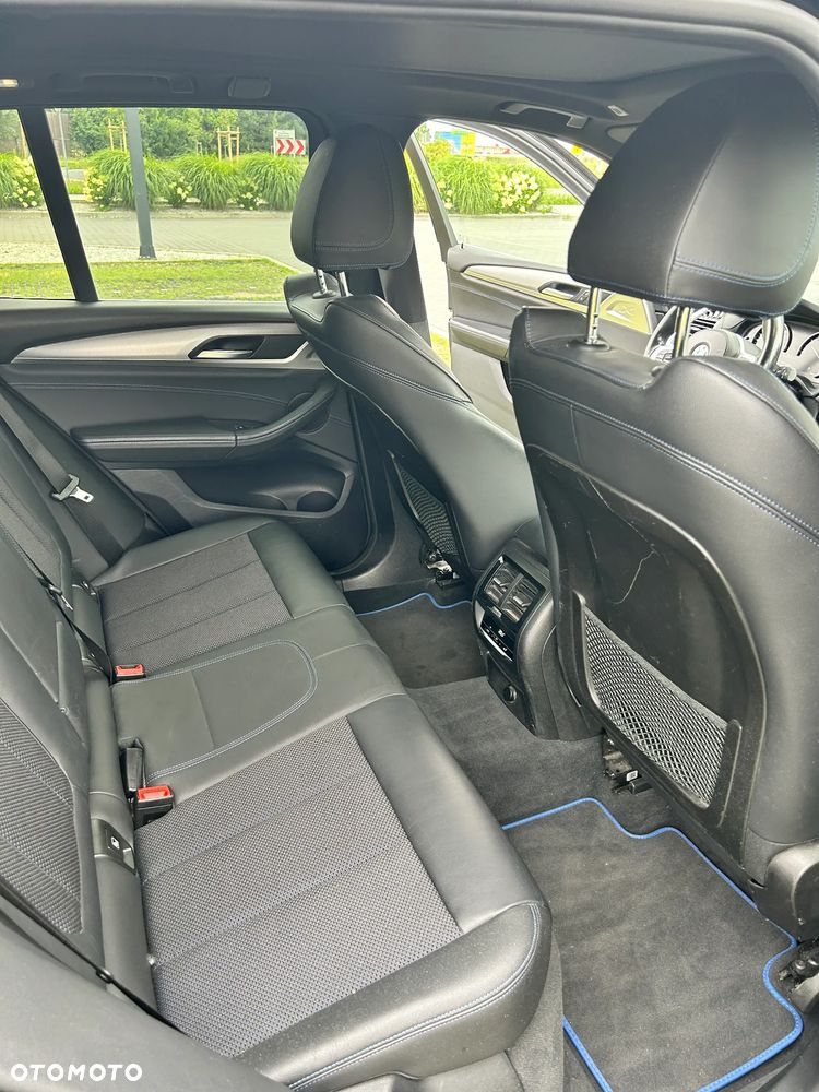 BMW X3 xDrive20d - 27