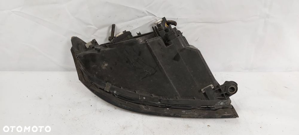 .  LAMPA PRZOD PRZEDNIA LEWA AUDI A2 - 4