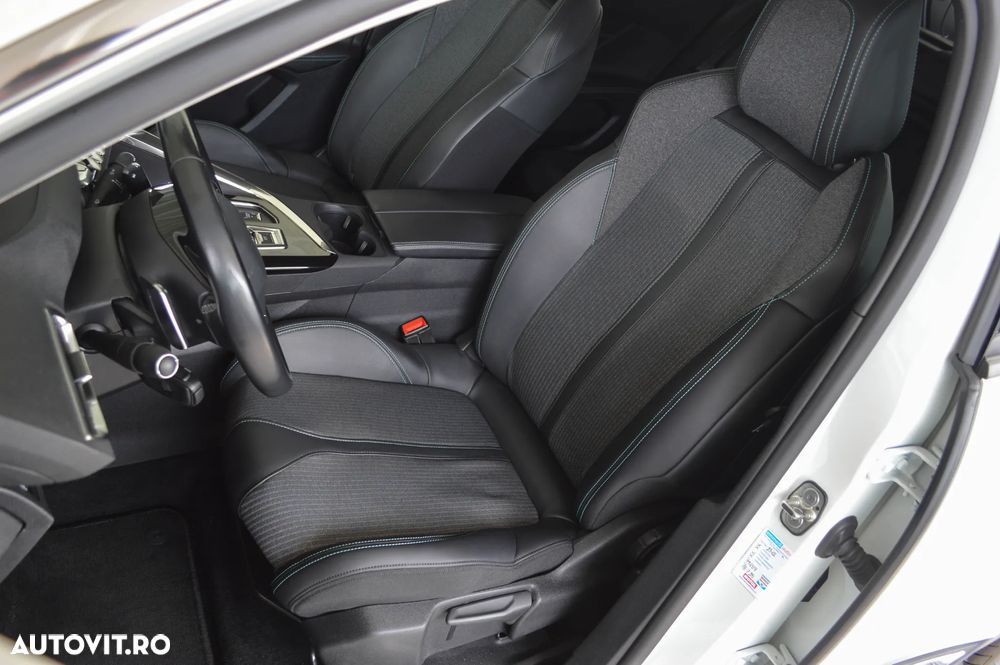 Peugeot 3008 225 e-EAT8 Allure Pack - 28