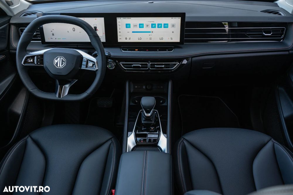 MG HS Luxury - 11