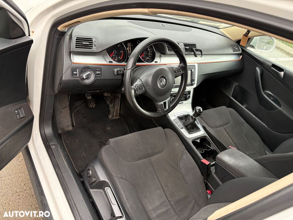 Volkswagen Passat 2.0TDI Comfortline DPF - 8