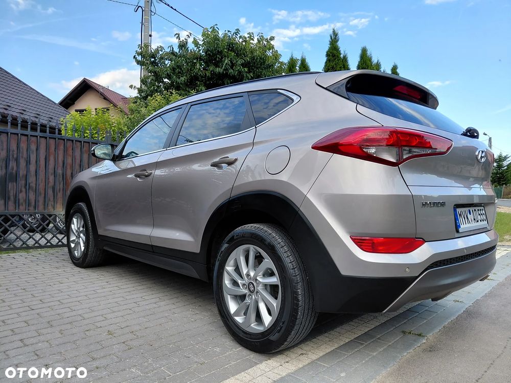 Hyundai Tucson 2.0 CRDI BlueDrive Style 2WD - 18
