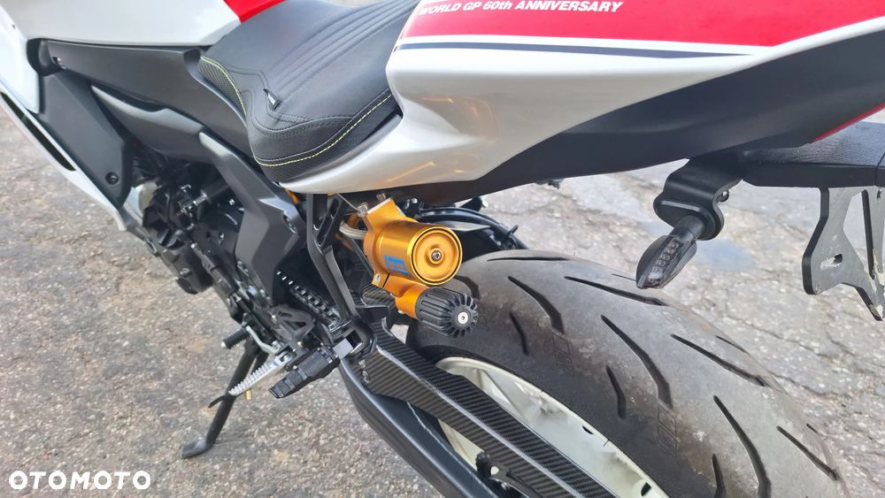 Yamaha R7 - 32