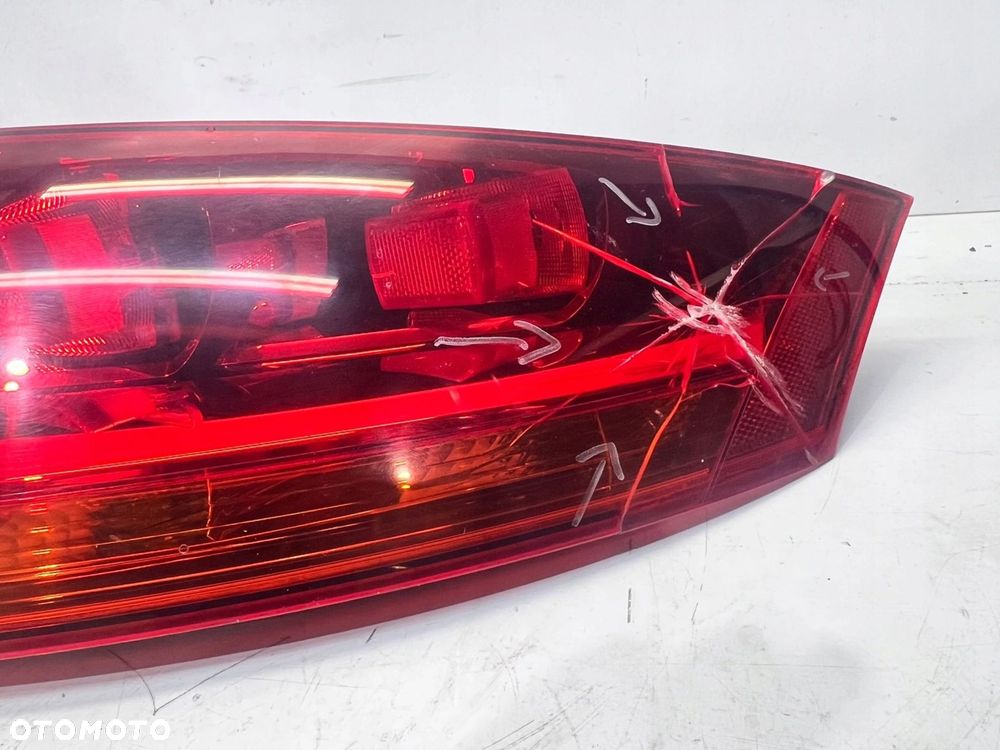 LAMPA PRAWY TYŁ AUDI TT 8J0945096C USZK. - 2