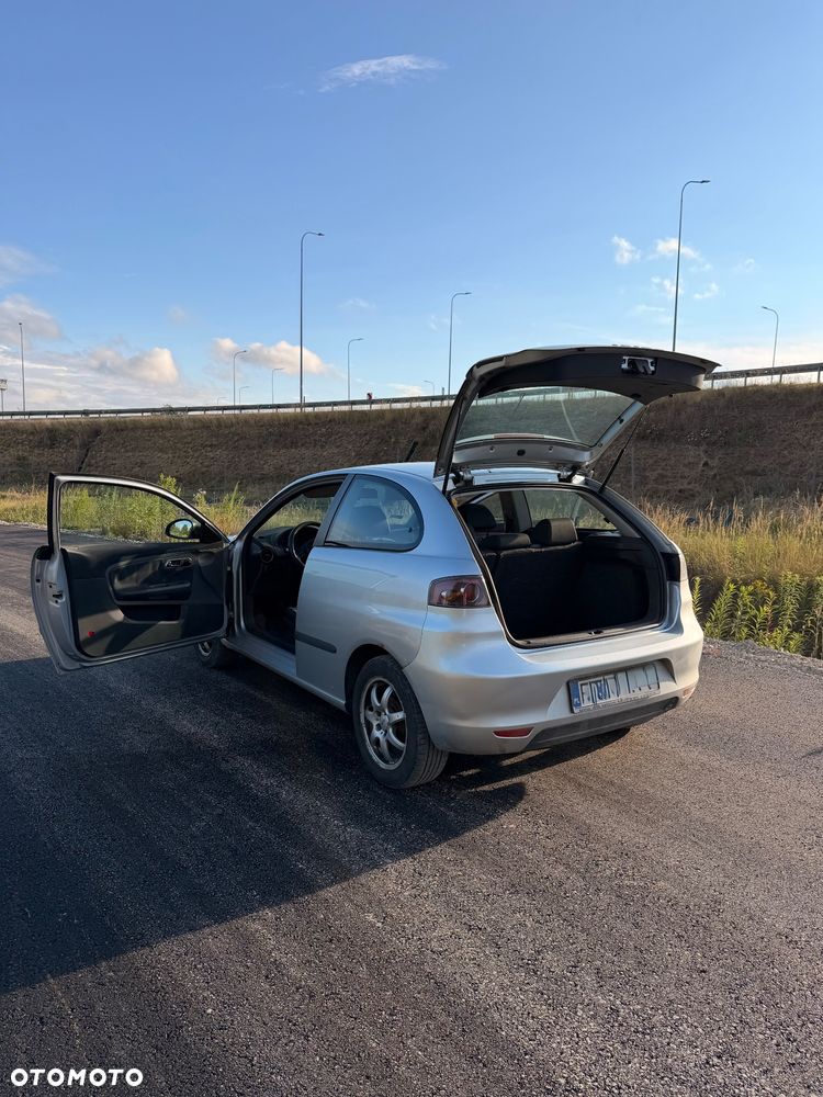 Seat Ibiza SC 1.4 16V Sport - 11