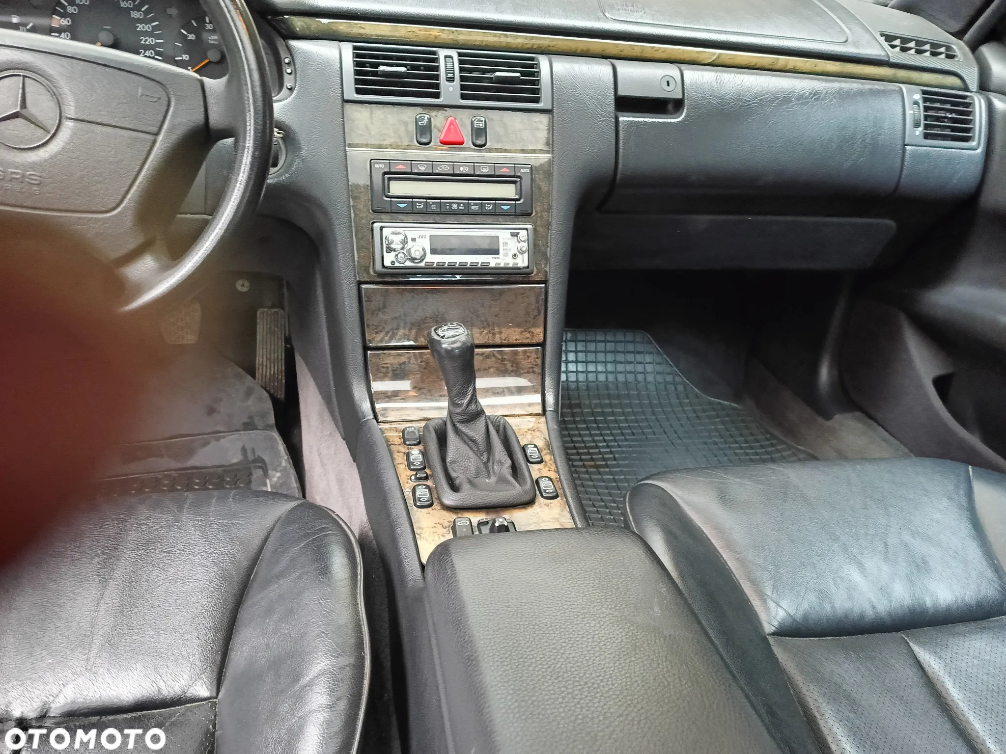Mercedes-Benz Klasa E 250 TD Elegance - 19