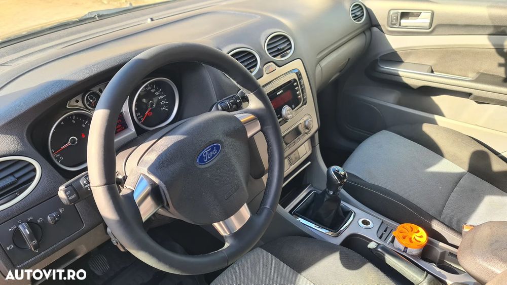 Ford Focus 1.6 Ti-VCT Titanium - 21