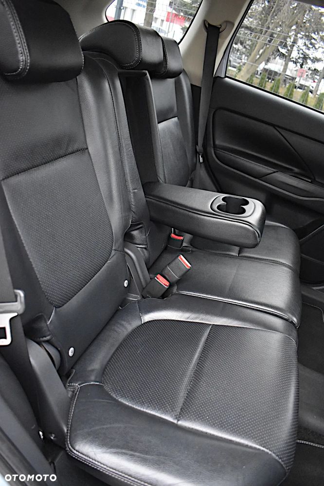 Mitsubishi Outlander 2.0 4WD - 39