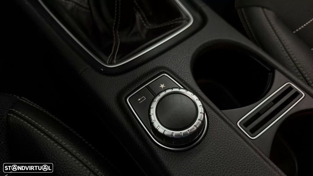 Mercedes-Benz CLA 200 d Shooting Brake AMG Line - 23