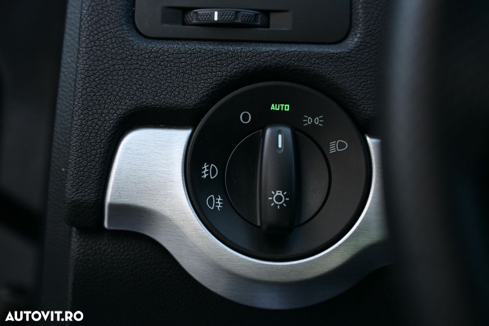 Skoda Octavia 2.0 TDI DPF RS - 19