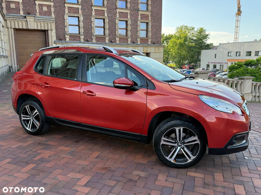 Peugeot 2008 1.2 Pure Tech Style S&S - 22
