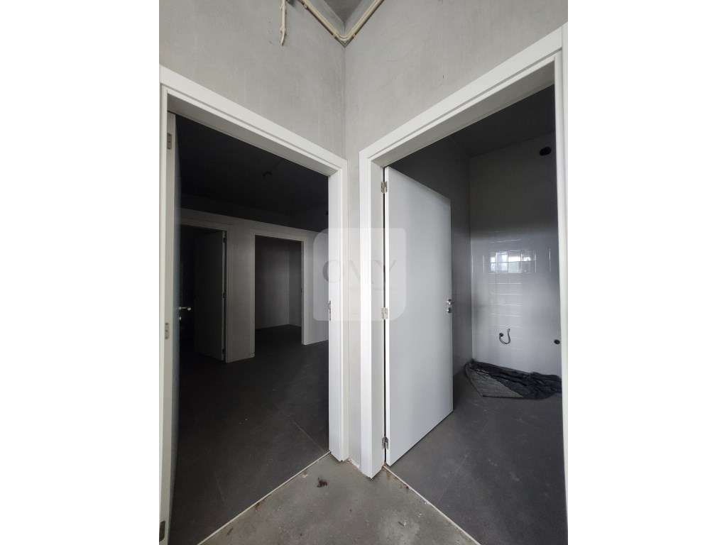 Loja de 770m2 Junto ao Mercado Municipal em Vila Real - Grande imagem: 3/15