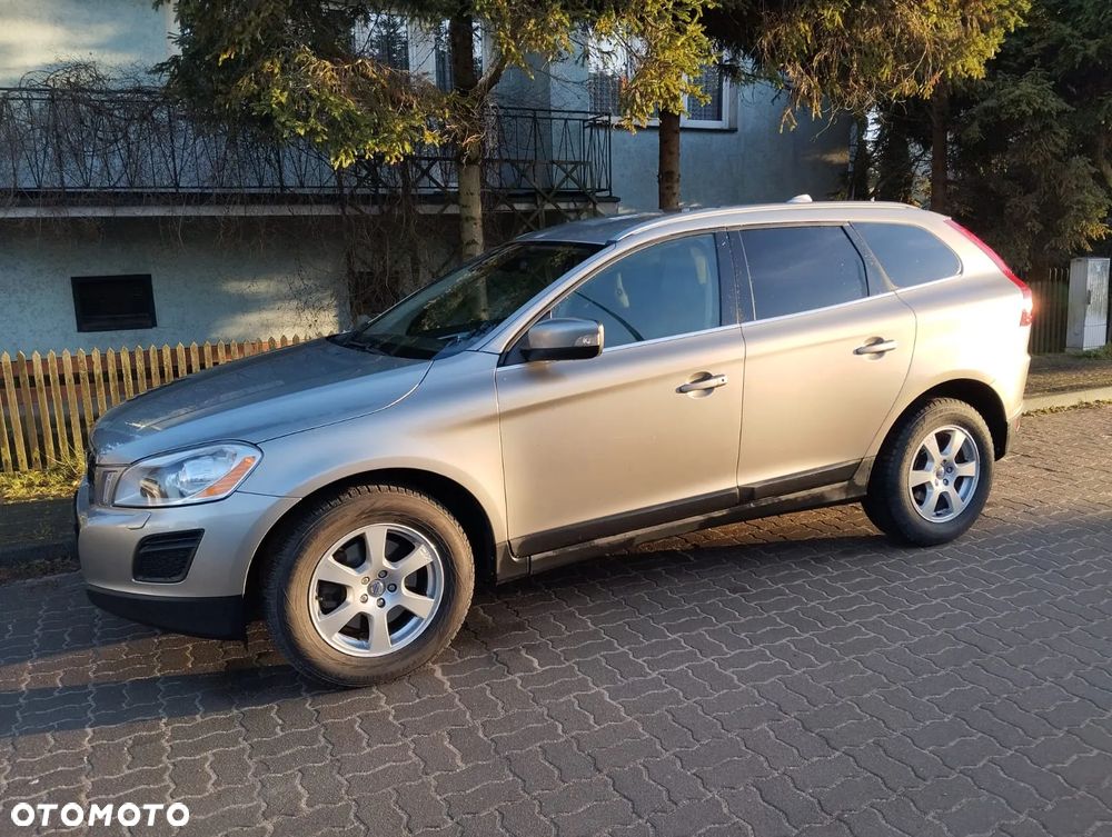 Volvo XC 60 D4 Momentum - 4