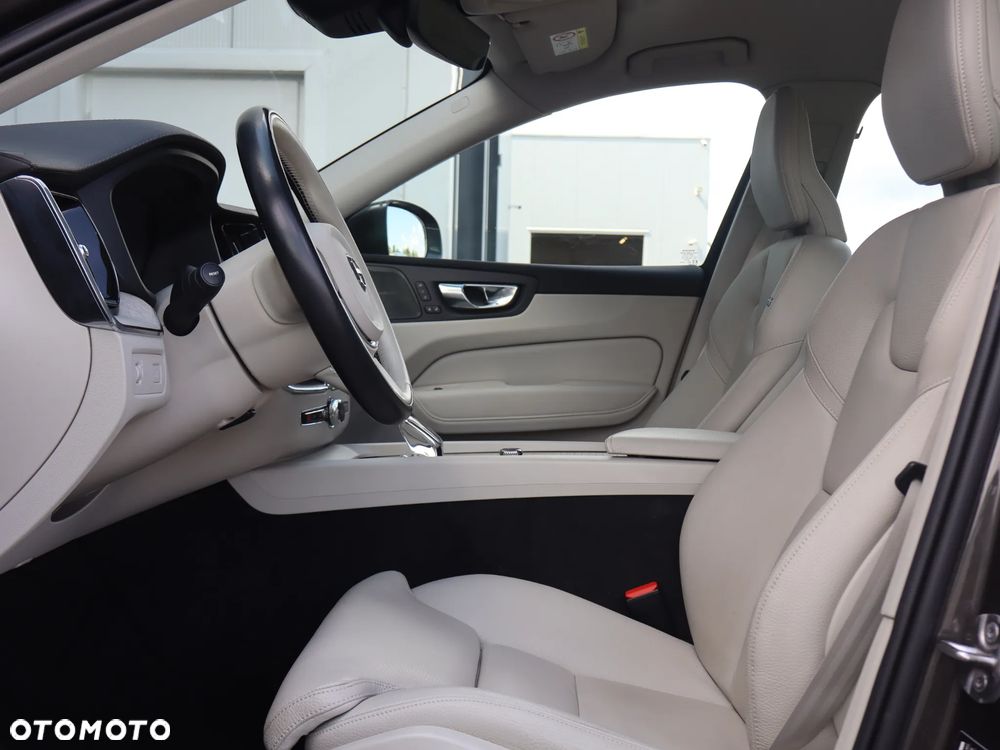 Volvo XC 60 B5 B AWD Inscription - 14