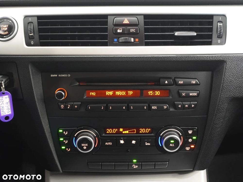 BMW Seria 3 320d xDrive DPF - 31