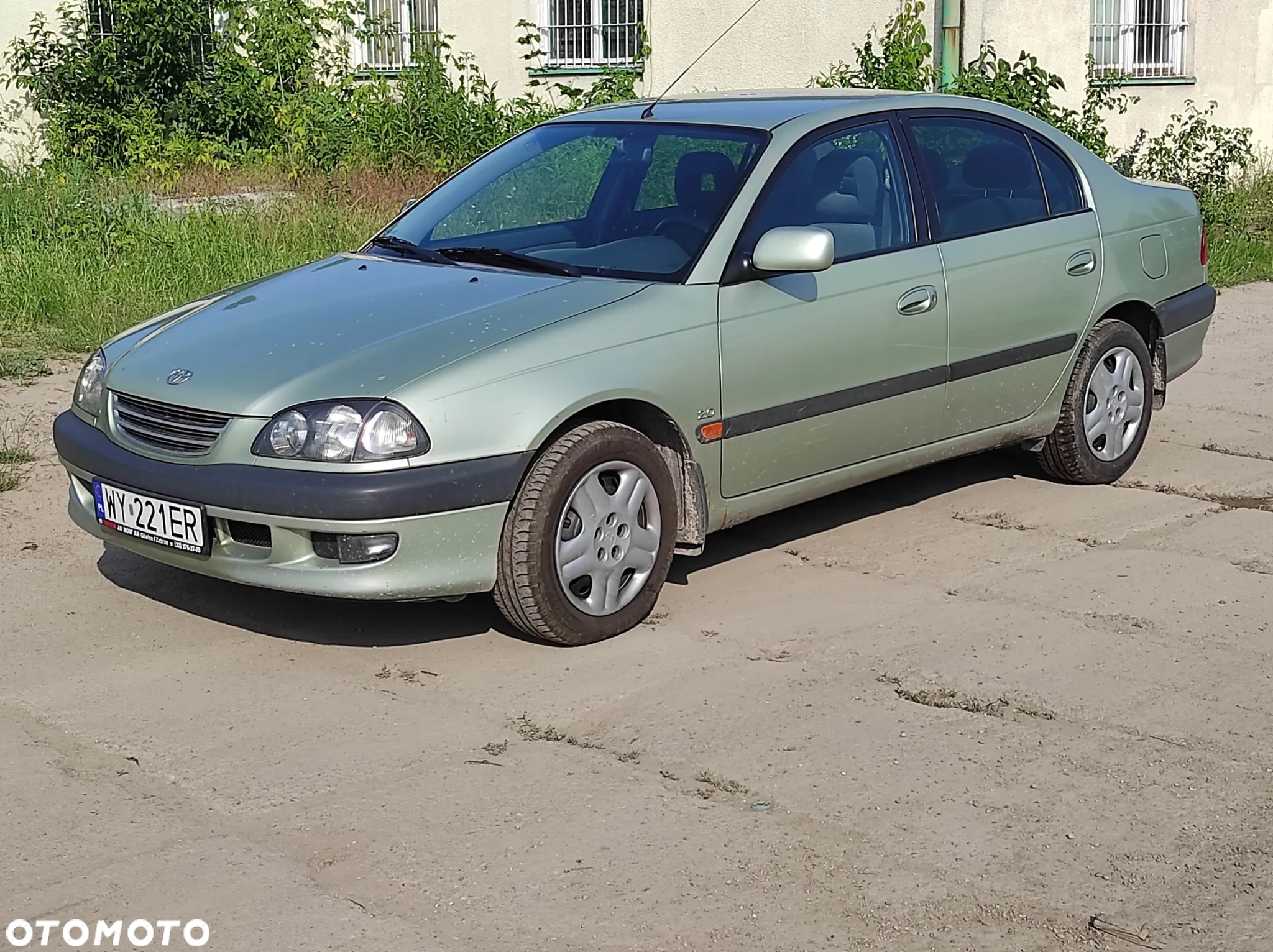 Toyota Avensis 2.0 Sol - 6