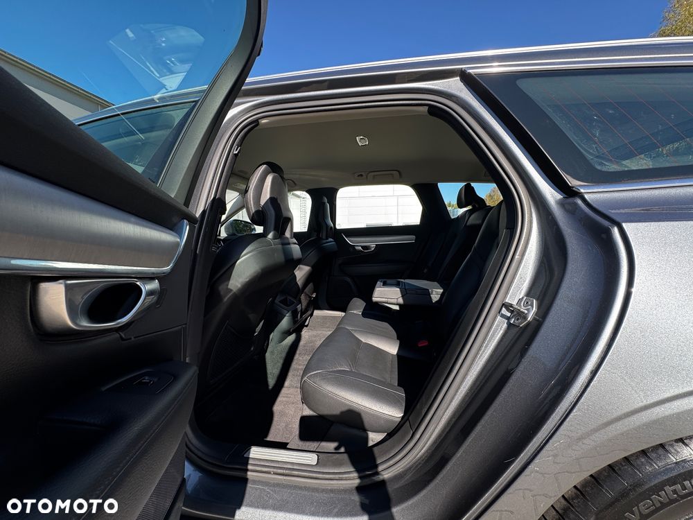 Volvo V90 D3 Momentum - 17
