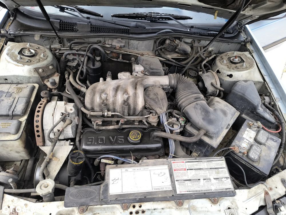 Ford Taurus 3.0 GL - 12