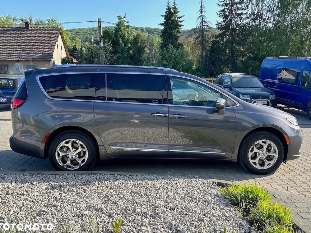 Chrysler Pacifica - 3