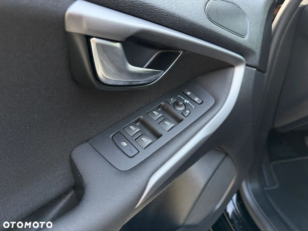 Volvo V40 D2 Geartronic Momentum - 27