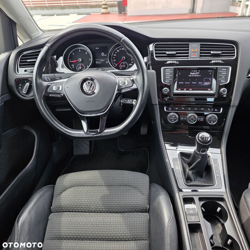 Volkswagen Golf - 8