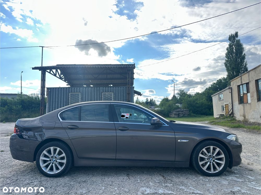 BMW Seria 5 528i - 8