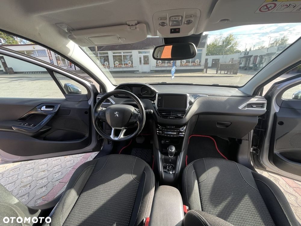 Peugeot 208 1.2 PureTech GPF Allure S&S EAT6 - 11