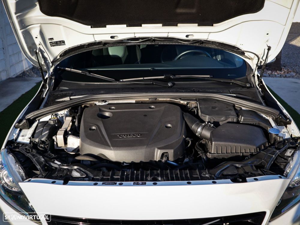 Volvo V60 2.0 D2 R-Design - 33
