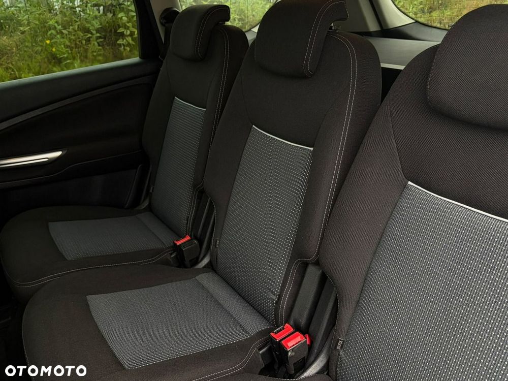 Ford S-Max - 15