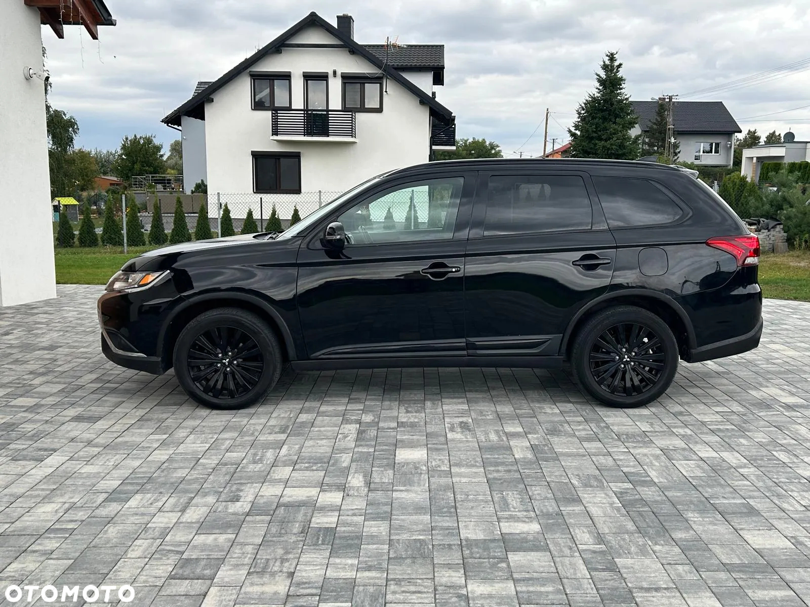 Mitsubishi Outlander - 7