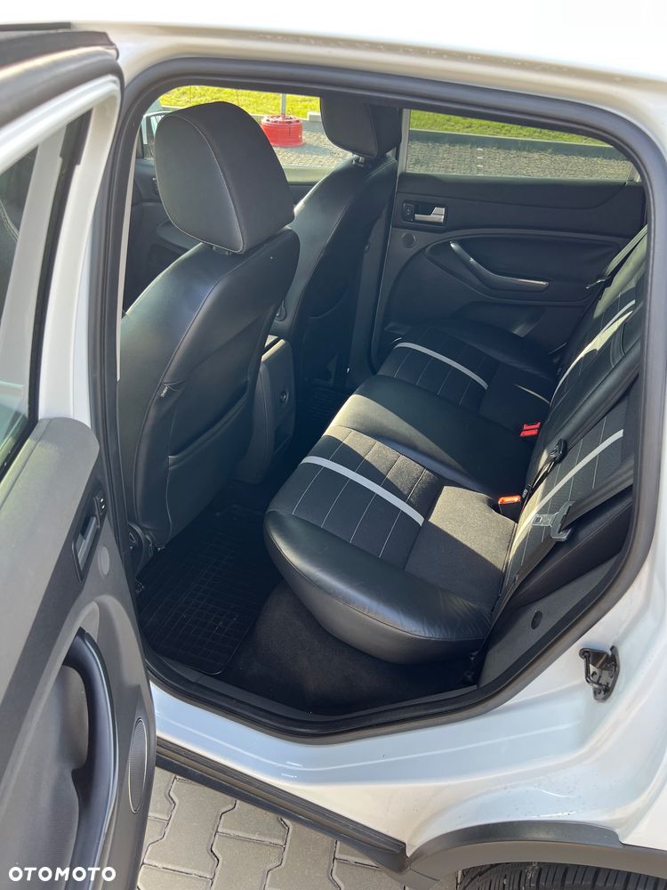 Ford Kuga 2.0 TDCi 4x4 Titanium - 16