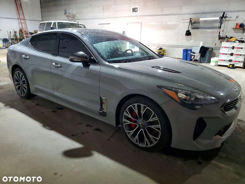 Kia Stinger 3.3 T-GDI AWD OPF GT - 2