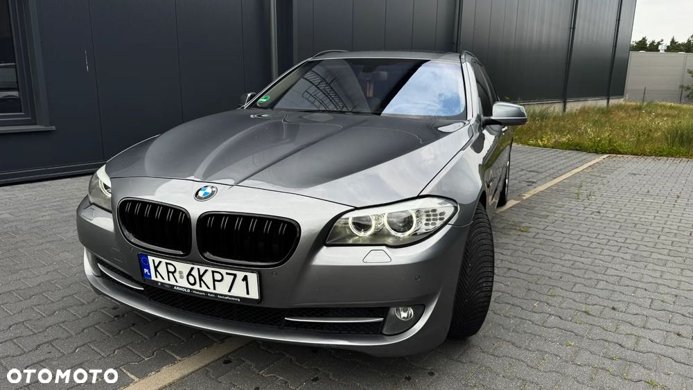 BMW Seria 5 525d Sport-Aut Luxury Line - 1