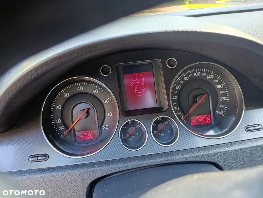 Volkswagen Passat - 8