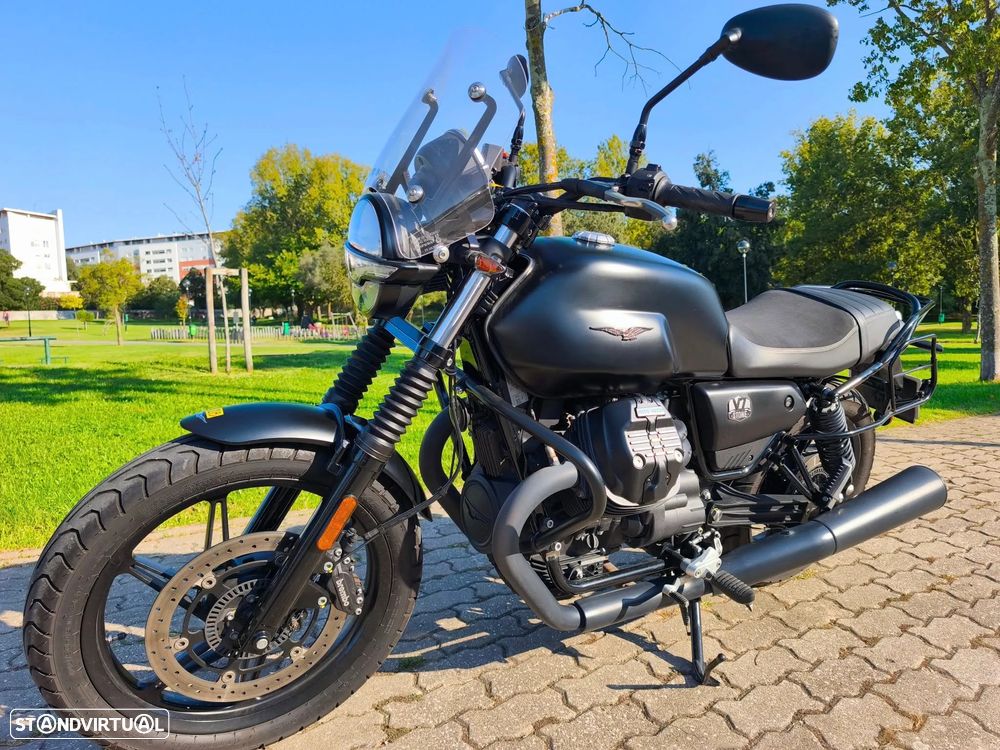 Moto Guzzi V7 850 Stone - 1