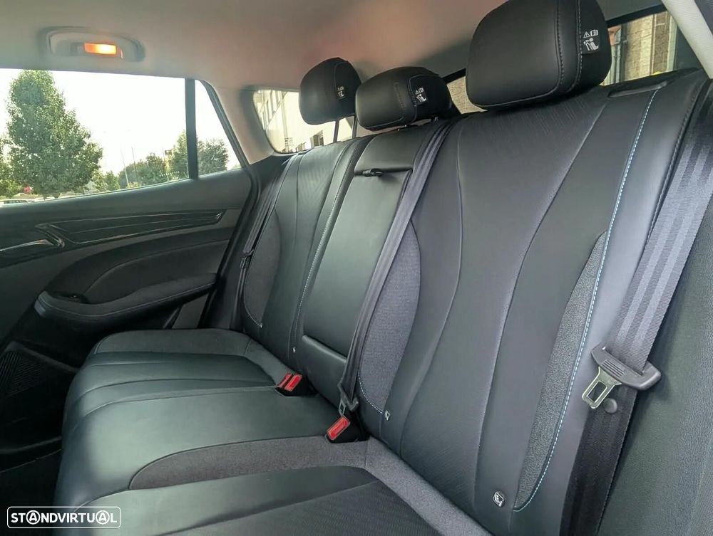 MG MG5 61 kWh Luxury — fotografia 10