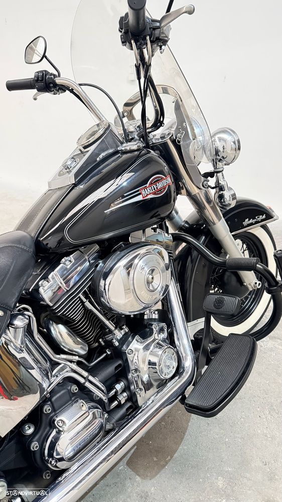 Harley-Davidson Heritage Softail Classic - 4