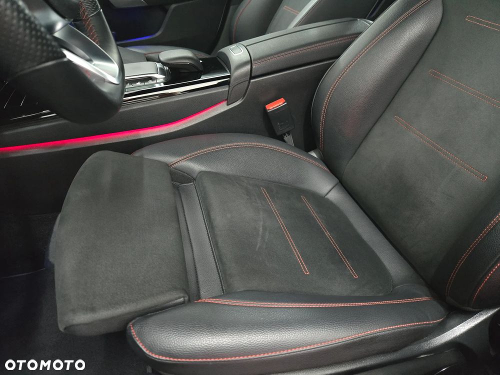 Mercedes-Benz CLA 200 7G-DCT AMG Line - 19