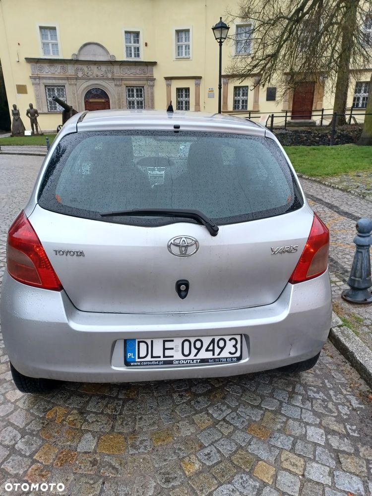 Toyota Yaris 1.3 Luna - 2