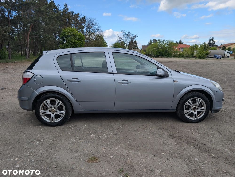 Opel Astra 1.6 Cosmo - 9