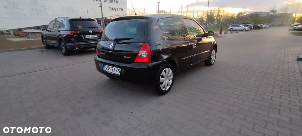 Renault Clio 1.2 16V Campus - 4