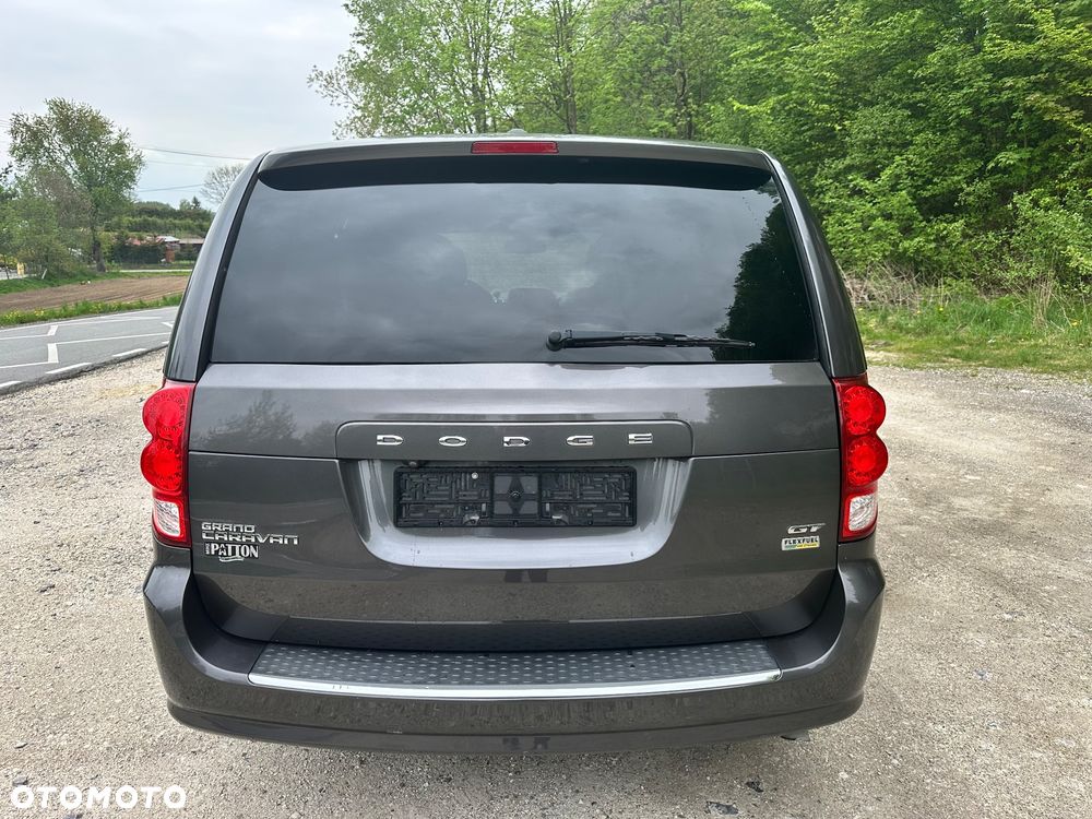 Dodge Grand Caravan 3.6 R/T - 21