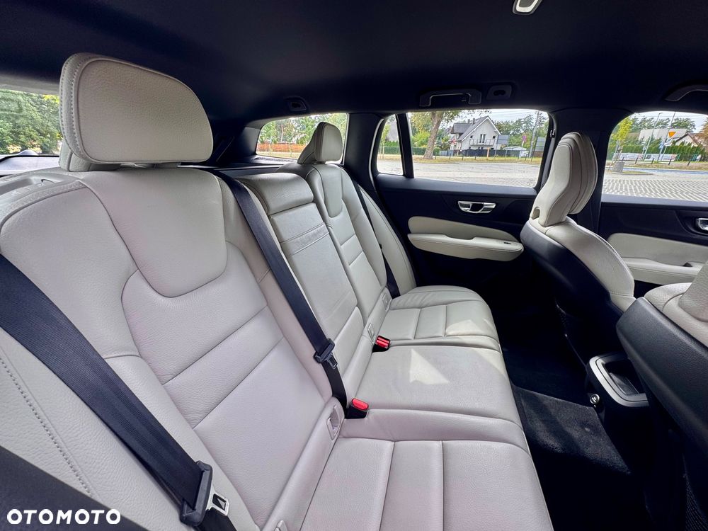 Volvo V60 D3 Momentum Pro - 37