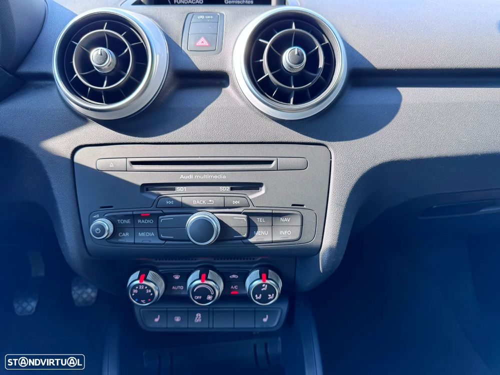 Audi A1 1.2 TFSI S-line - 37