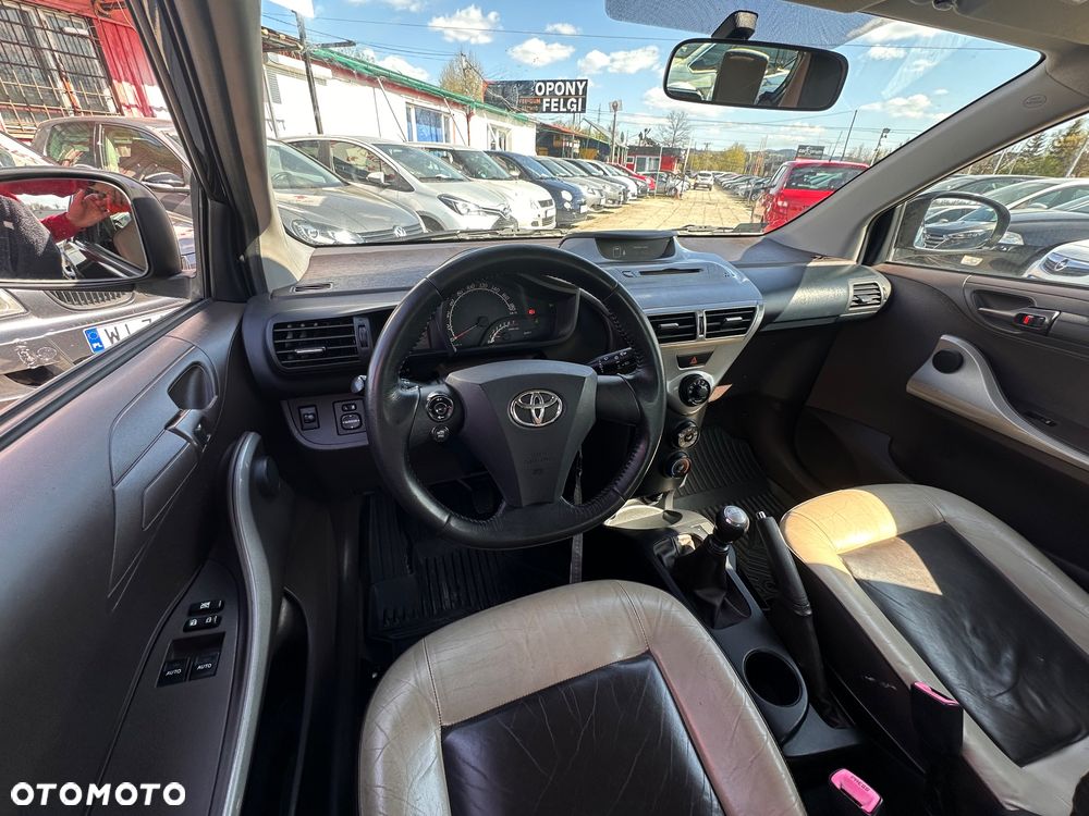 Toyota iQ 1.0 Sol - 18