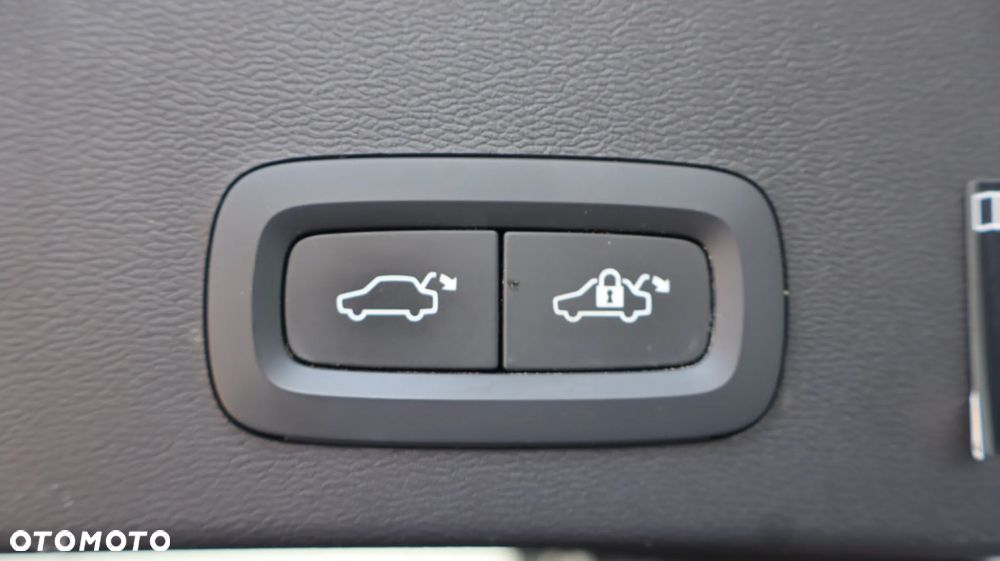 Volvo XC 40 T3 Momentum Pro - 18
