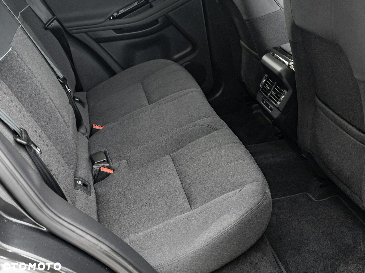 Land Rover Range Rover Evoque - 28
