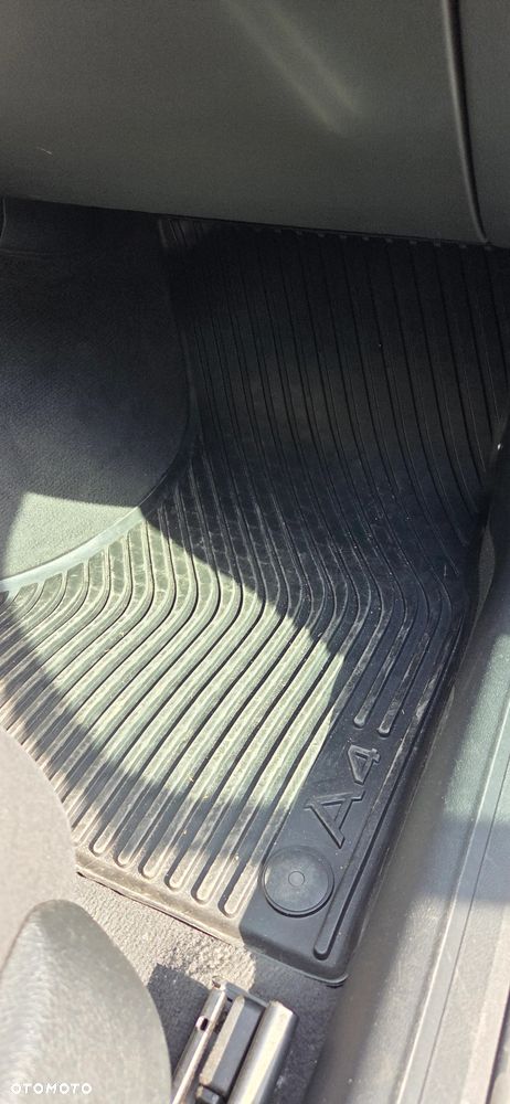 Audi A4 Avant 2.0 TDI - 32