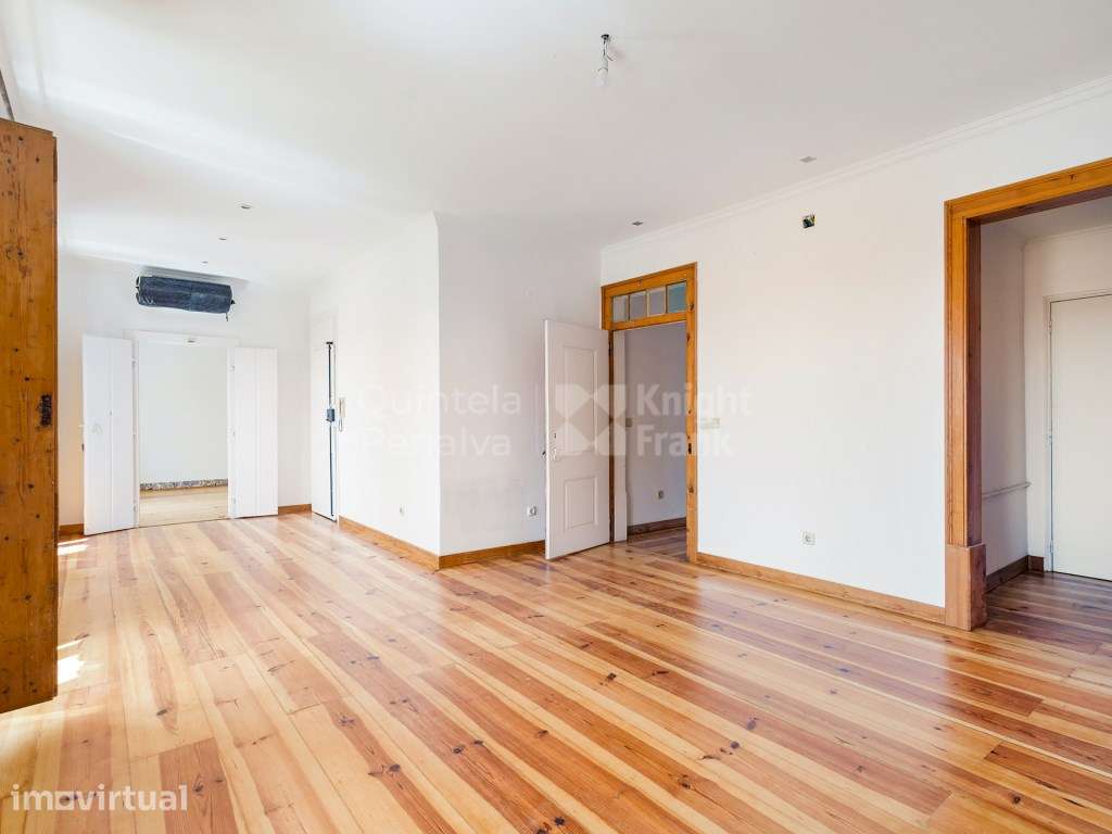 Apartamento T4+1 sem móveis para arrendamento na Misericórdia - Grande imagem: 2/25