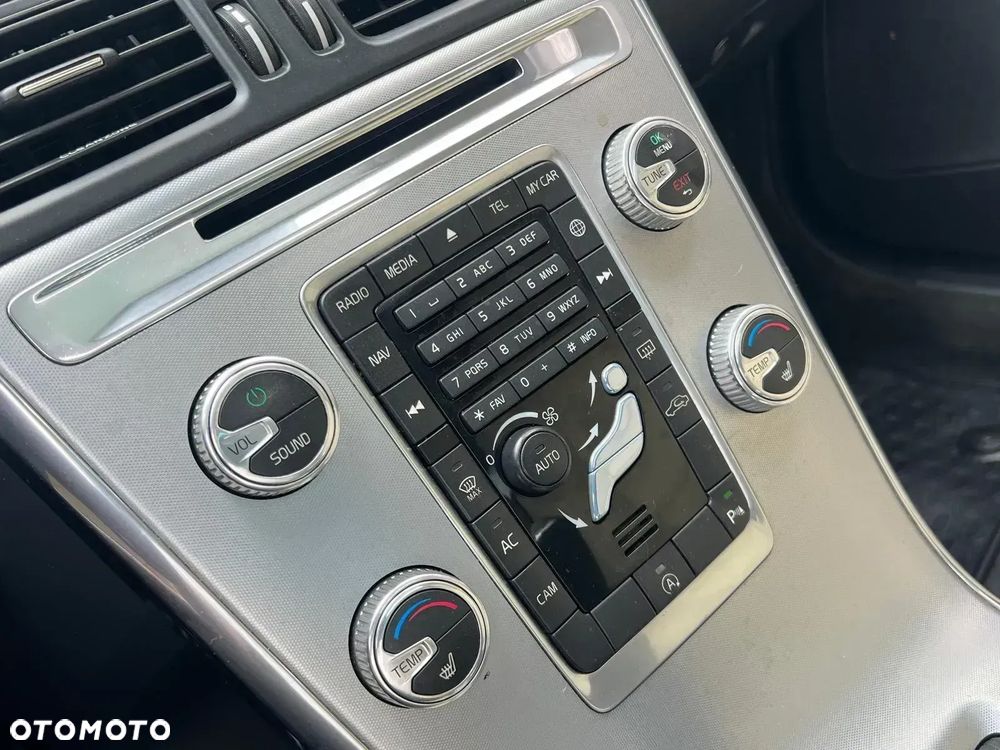 Volvo XC 60 2.4D AWD Summum - 10